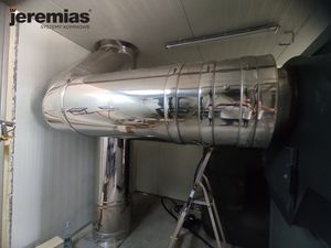 komin Jeremias zamontowany w kontenerze