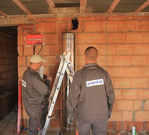 montaż komina stalowego