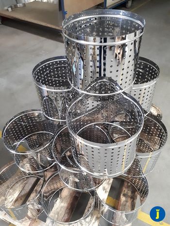 Osłona na tłumik do TIRA z blachy lustrzanej