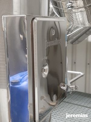 Element rewizyjny w kominie izolowanym