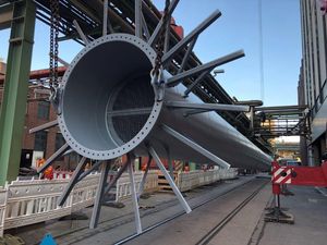 Wolnostojący komin stalowy