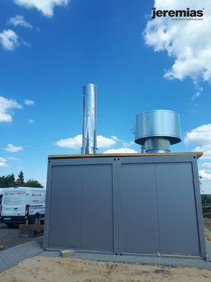 komin Jeremias montowany w kontenerze