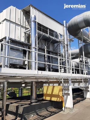 dwa kominy ze stali do wytwornicy pary