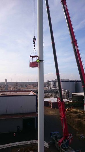 Wolnostojący komin stalowy