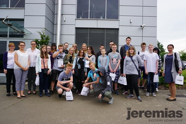 Uczniowie szkół poznali procesy produkcji systemów kominowych
