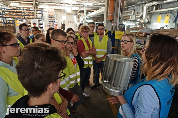 Uczniowie szkół poznali procesy produkcji systemów kominowych