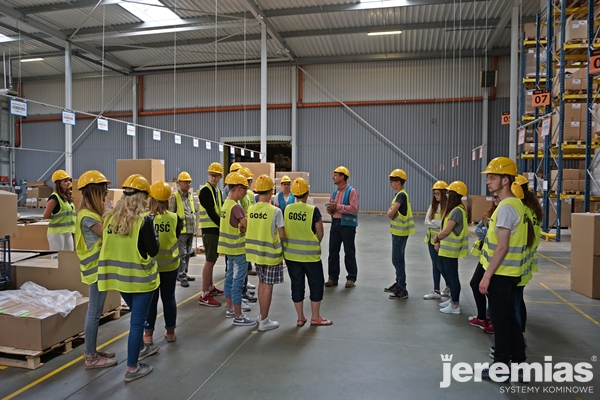 Uczniowie szkół poznali procesy produkcji systemów kominowych